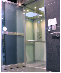 Thang nâng xe lăn SAVARIA PROLIFT VPL, nâng sàn theo chiều thẳng đứng Thang nâng xe lăn SAVARIA PROLIFT VPL, nâng sàn theo chiều thẳng đứng